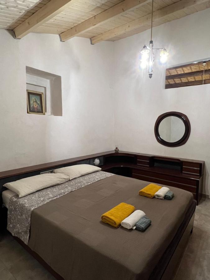 לינה וארוחת בוקר קיארמונטה גולפי Casa Di Mirto מראה חיצוני תמונה